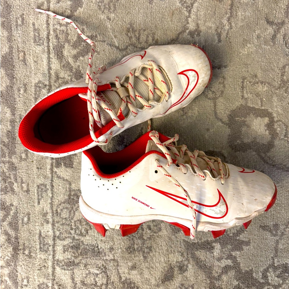 Girls Softball cleats 3.5Y | baseball cleats